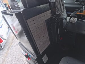 ハイエースに家庭用冷蔵庫を積む